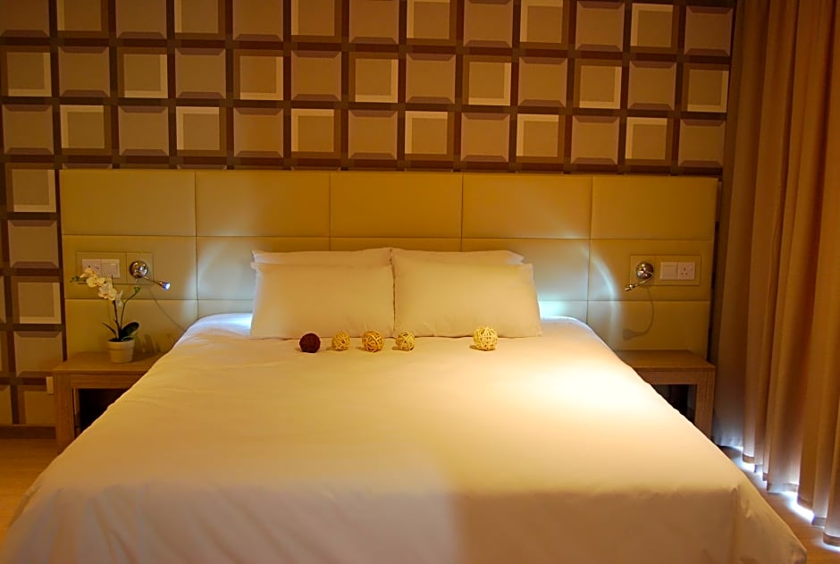 Melpo Antia Luxury Apartments & Suites