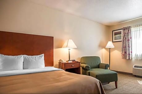 King Room - Hearing Accessible/Non-Smoking