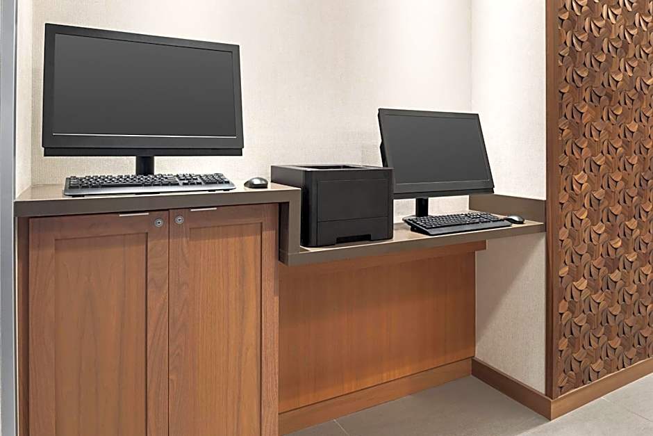 Fairfield Inn & Suites by Marriott Milwaukee West