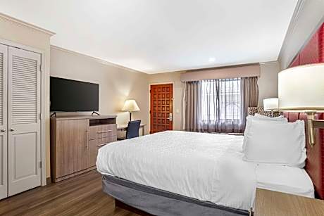 1 King Bed, Non-Smoking, High Speed Internet Access, Microwave And Refrigerator, Coffee Maker, Iron 
