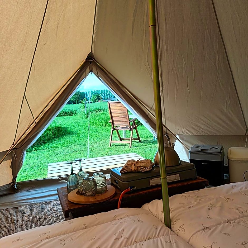 De Langenbrinck Eerlijk Heerlijk overnachten in blokhut en ingerichte tent