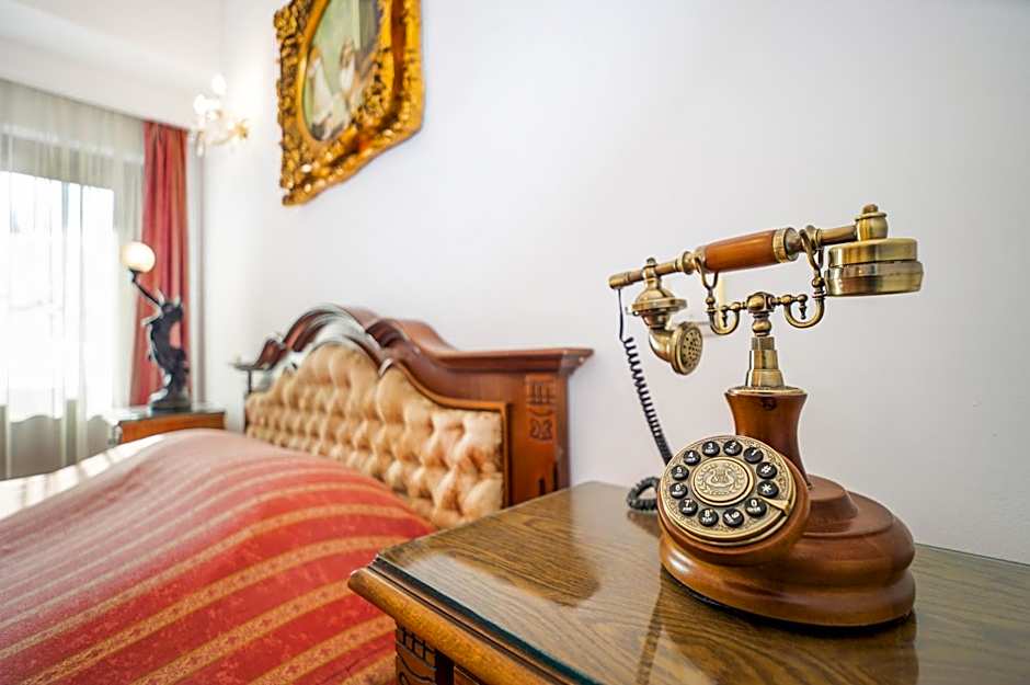 Hotel Carpati Imparatul Romanilor