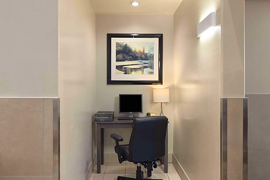 Super 8 by Wyndham Sainte Agathe Des Monts