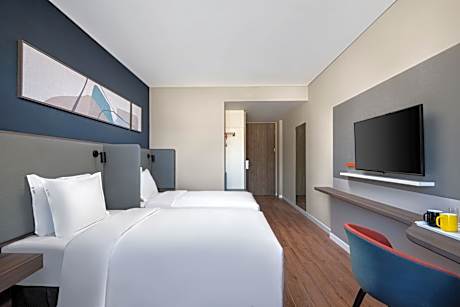 Standard Twin Room with Garden View