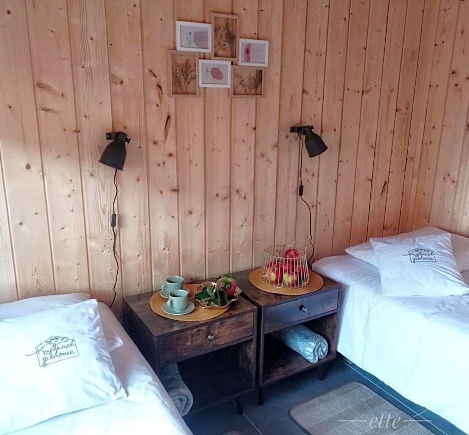 Kwitnące Jabłonie. Całoroczne Domki Wypoczynkowe