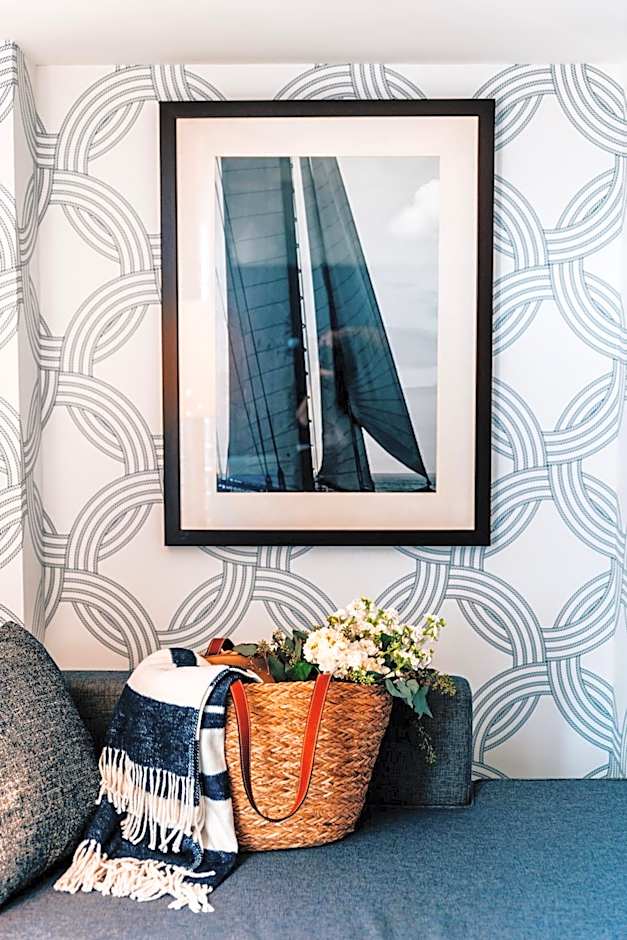 Salem Waterfront Hotel & Suites