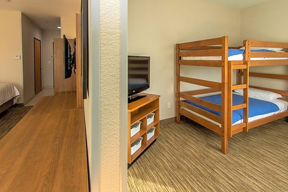 Holiday Inn Express Hotel & Suites Roseville - Galleria Area By IHG
