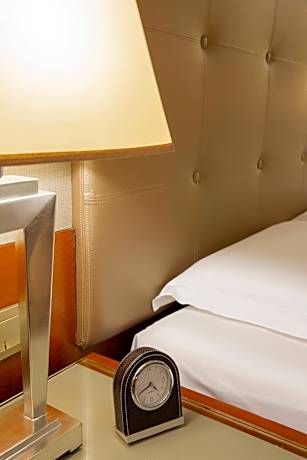 Club Sofitel Luxury Room with King Bed