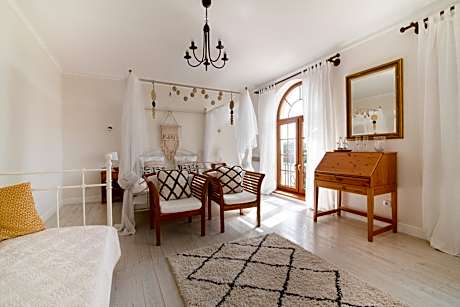 HOTEL LEMONIADA