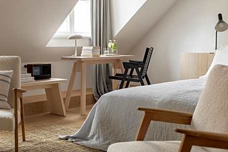 Deluxe Double Room with Extra Bed