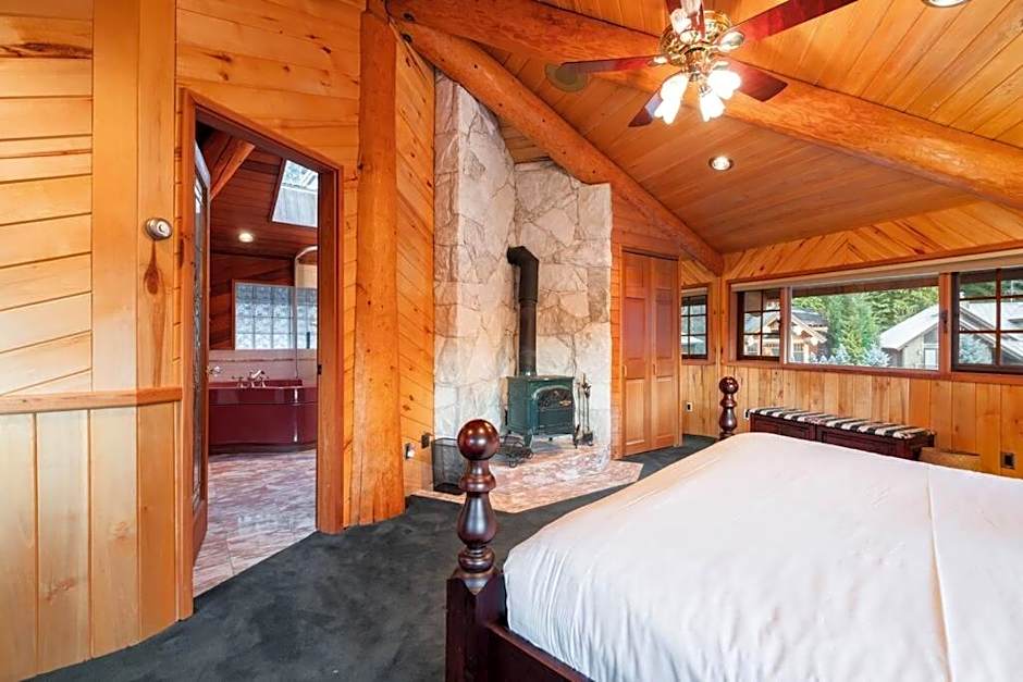 Snowridge Chalet by Outpost Whistler