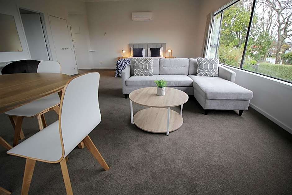 Alpine Lake Motor Lodge