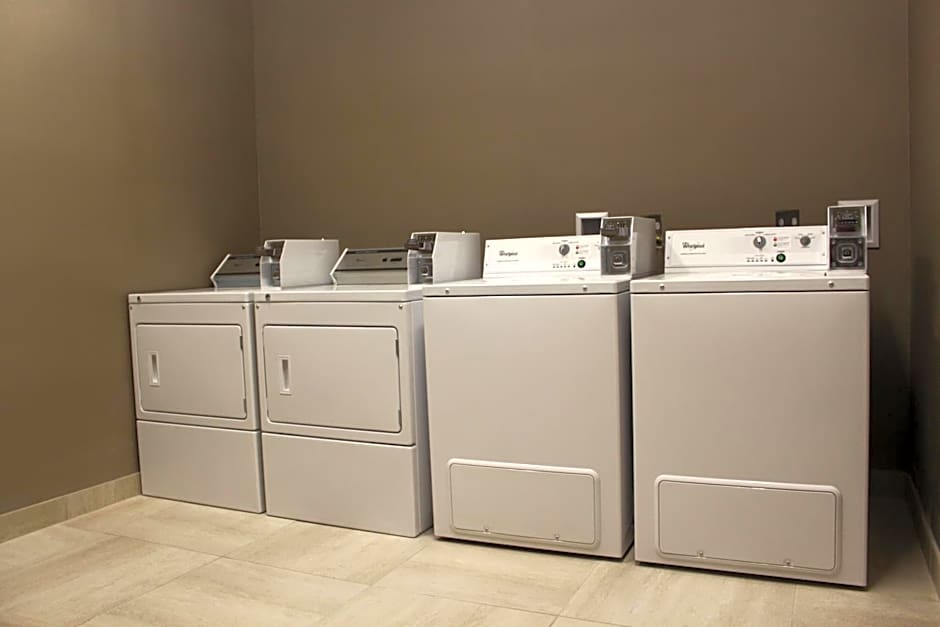 Meridian Inn & Suites Lloydminster