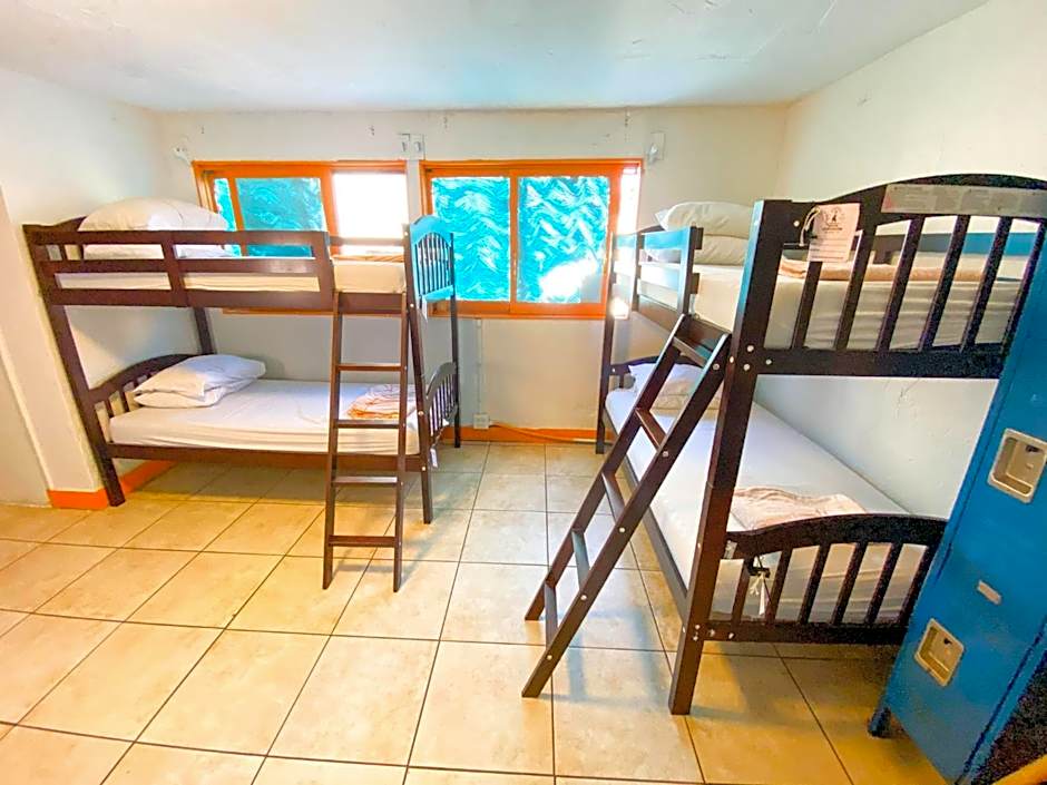 ITH Beach Bungalow Surf Hostel San Diego Adults Only