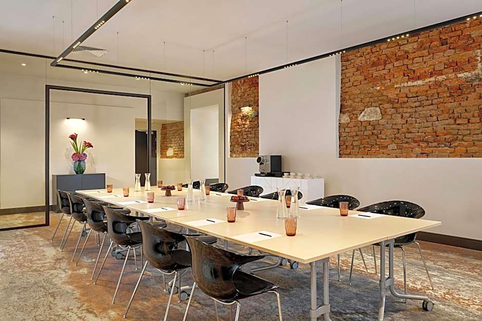 Hotel Verte, Warsaw, Autograph Collection