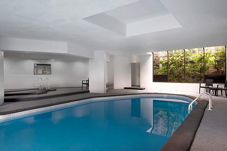 BreakFree Acapulco Surfers Paradise