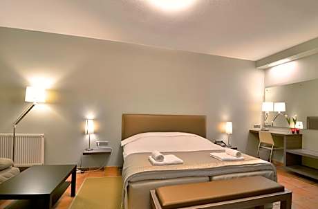 Apartment (3 Adults)