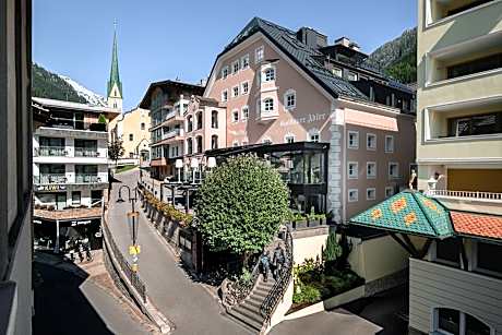 Hotel Goldener Adler - im Sommer Silvretta Premium Card inkludiert