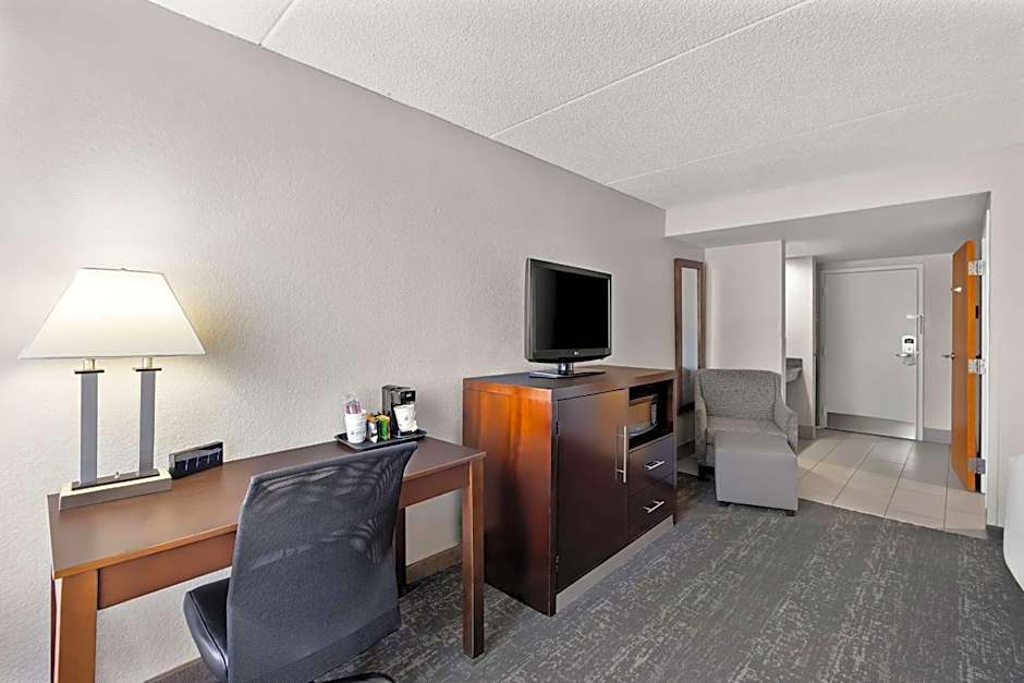 Best Western Luxbury Inn-Fort Wayne