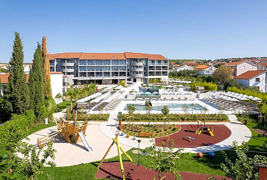 Molum Hotel & Residences