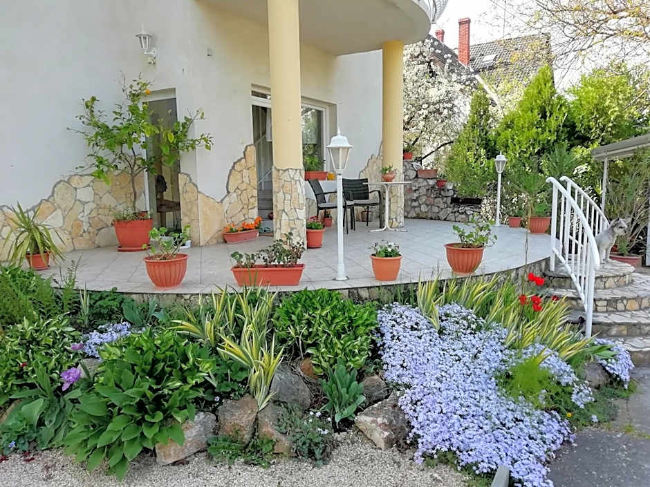 Photo 1 of 19 of Szilvia apartman