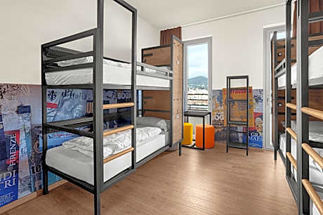 Bed in 4-Bed Mixed Dormitory Room