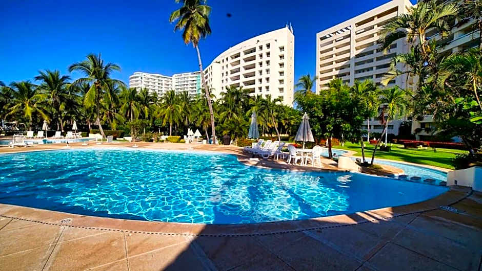 Elegant Beachfront Studio in Monarca Ixtapa