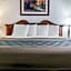 Econo Lodge & Suites