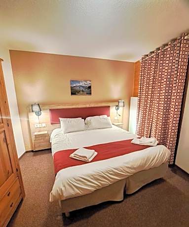 Triple Room with Mountain View