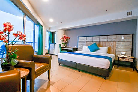 Two-Bedroom Suite (Newly Renovated)