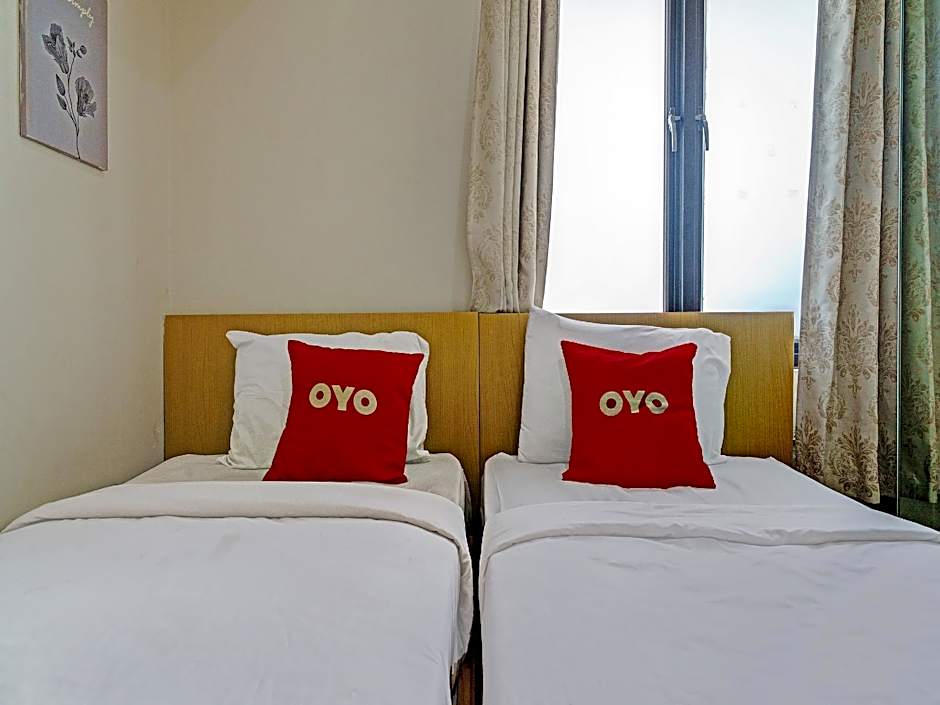 OYO 92768 Flagship Exclusive Colombus Near Stasiun Karawang