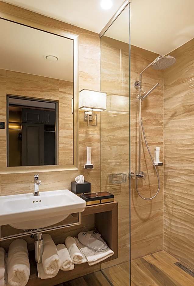 V Spa & Conference Hotel