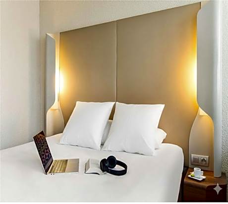 1 Double Bed 1 Junior Bed (Up To 10 Years)