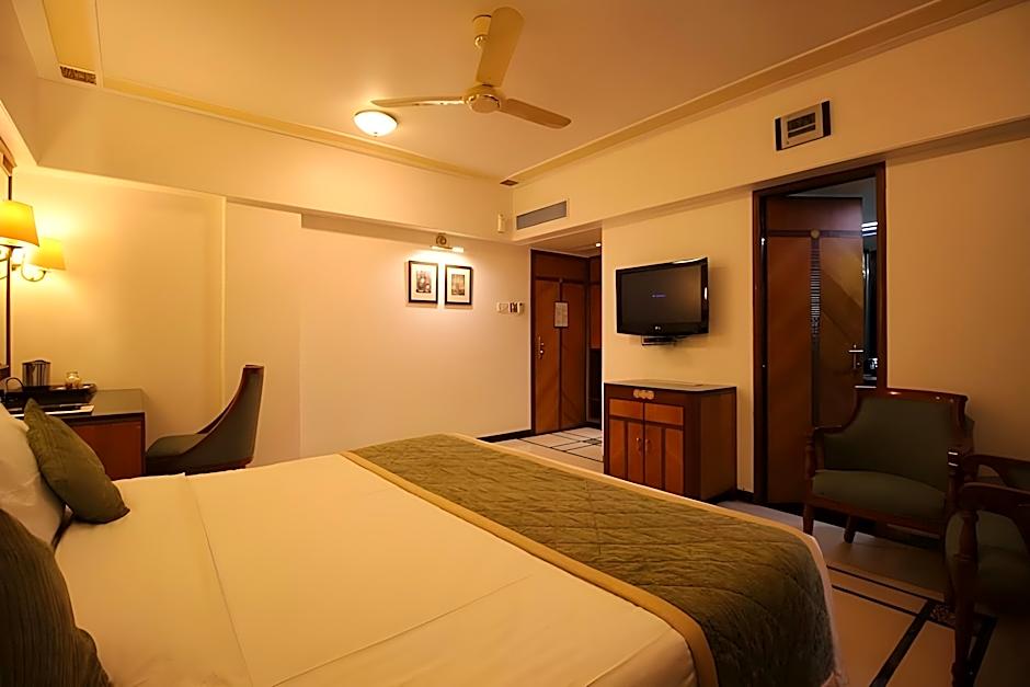 The International by Tunga