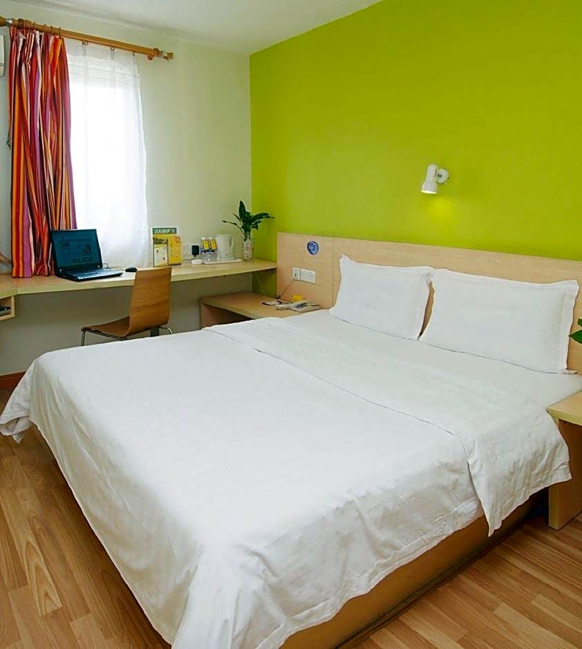 7 Days Inn Beijing Shangdi Xixiaokou Metro Station