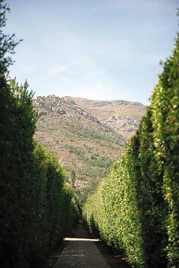La Paris Estate