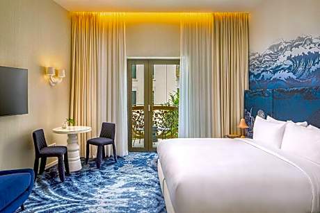 Premium King Room with Garden View and Furnished Balcony