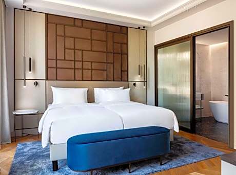 Presidential Suite with Terrace and Hot Tub