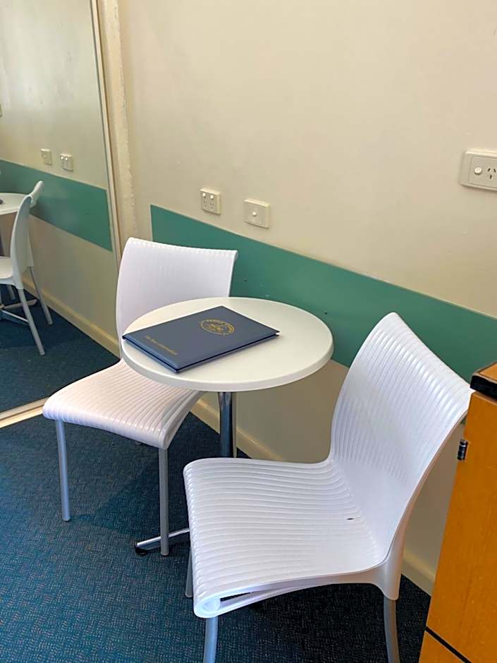 Paddle Steamer Motel