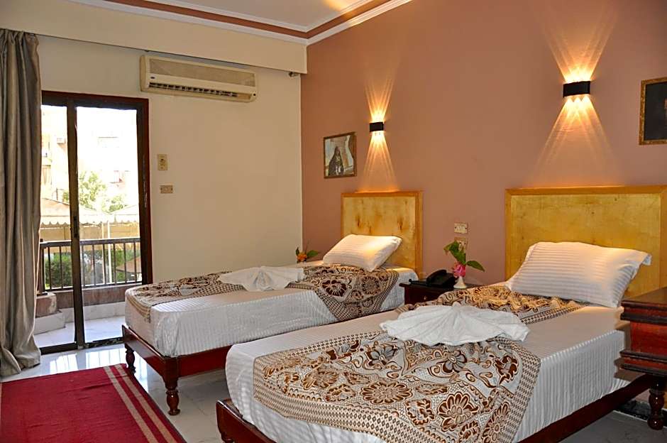 Shady Hotel Luxor