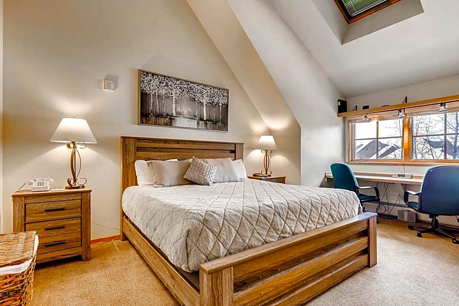 Photo 1 of 6 of Jackpine Lodge | One Bedroom Condominium plus Murphy Bed