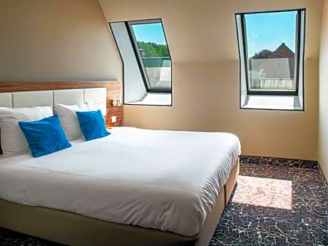 Double Room with Lake View