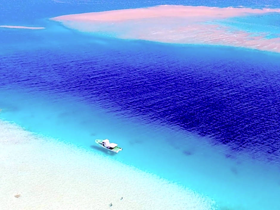 Hotel Breezebay Marina