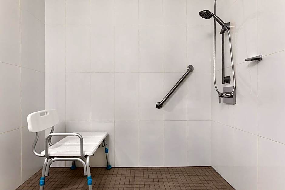 Days Inn by Wyndham Kingston