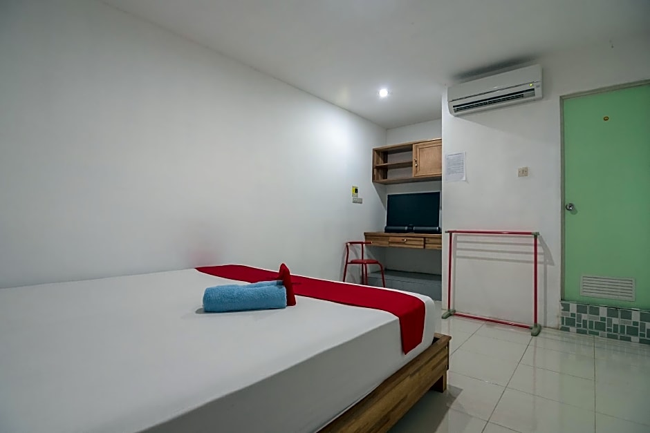 RedDoorz near Gajah Mada Pontianak