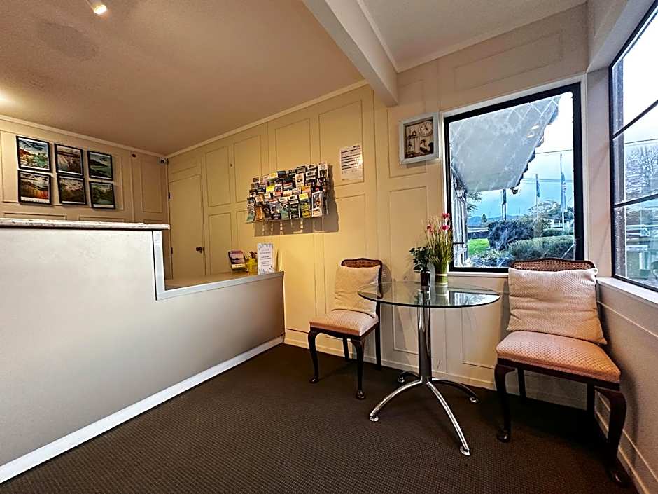 Kingswood Manor Motel