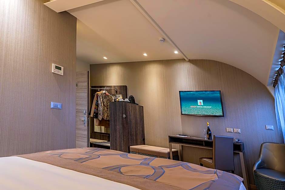 Smart Hotel Holiday