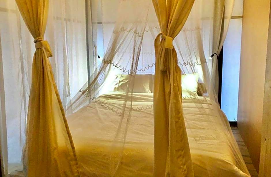 Playa La Caleta Bataan