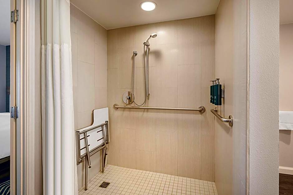 Hilton Grand Vacations on Paradise (Convention Center)