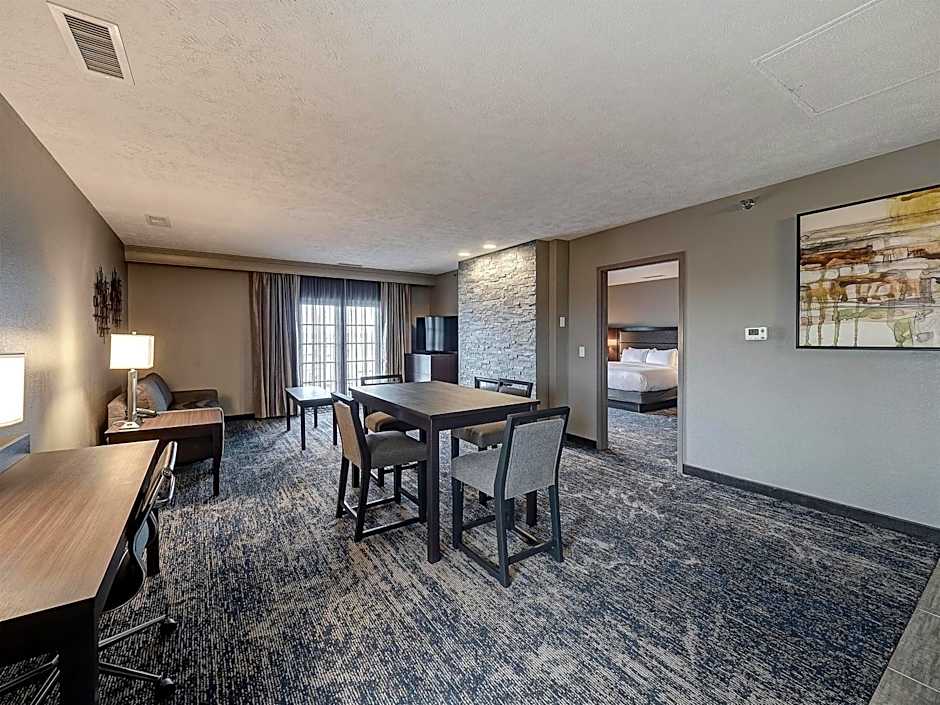 DoubleTree By Hilton Hotel Bloomington